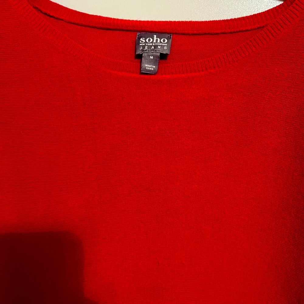 Beautiful red 3/4 sleeve top by N&Y Co., size M, used, perfect condition.